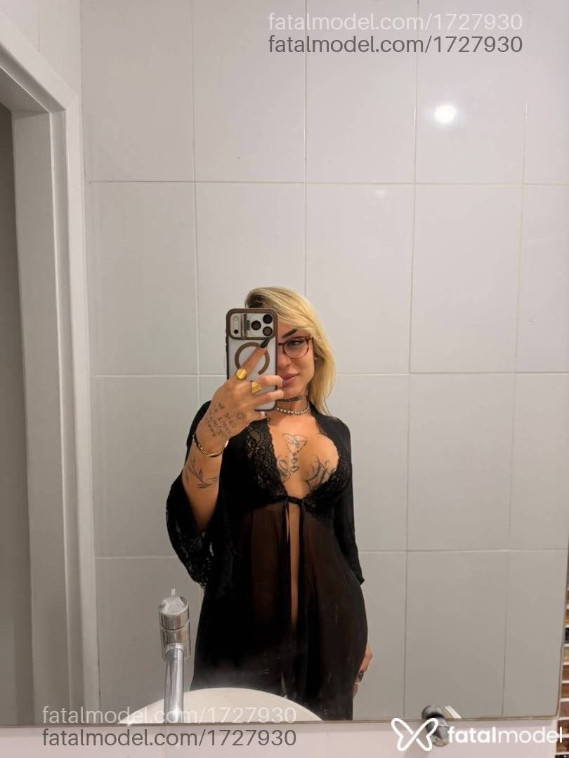 Acompanhante mulher loira (o) de olhos castanhos - Mel