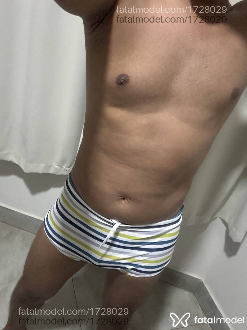 Acompanhante homem morena (o) de olhos castanhos - Henrique