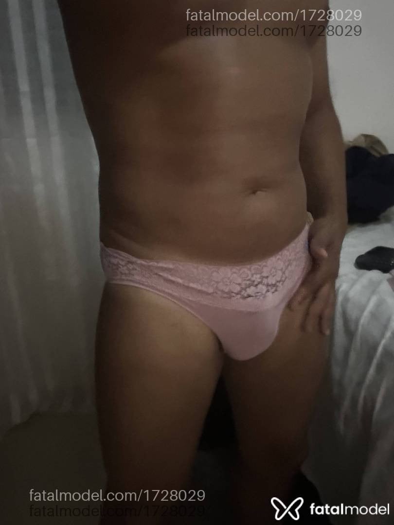 Acompanhante homem morena (o) de olhos castanhos em Caraguatatuba - Henrique