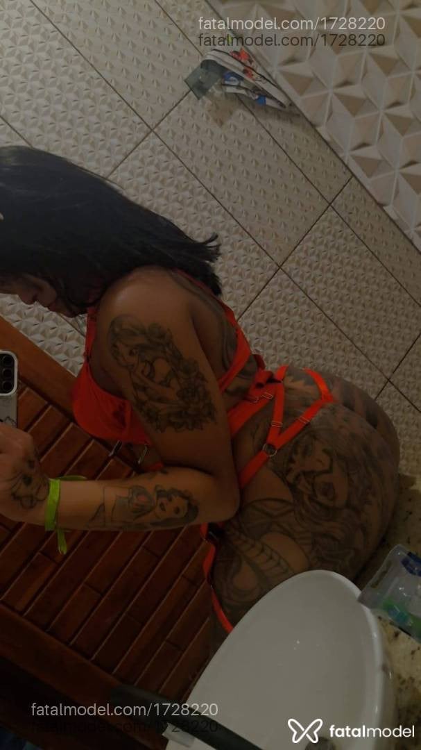 Acompanhante travesti morena (o) de olhos castanhos - BigGirls