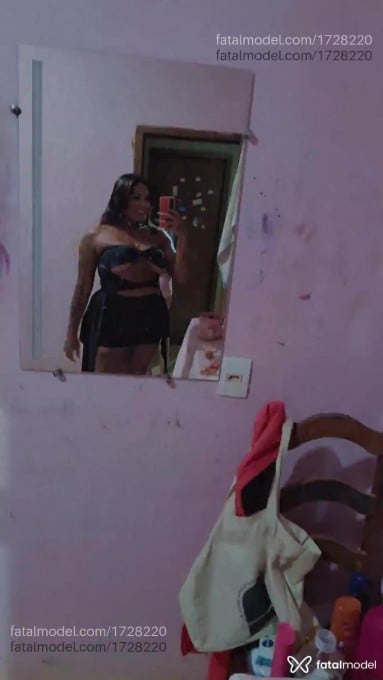 Acompanhante travesti morena (o) de olhos castanhos em Sinop - BigGirls
