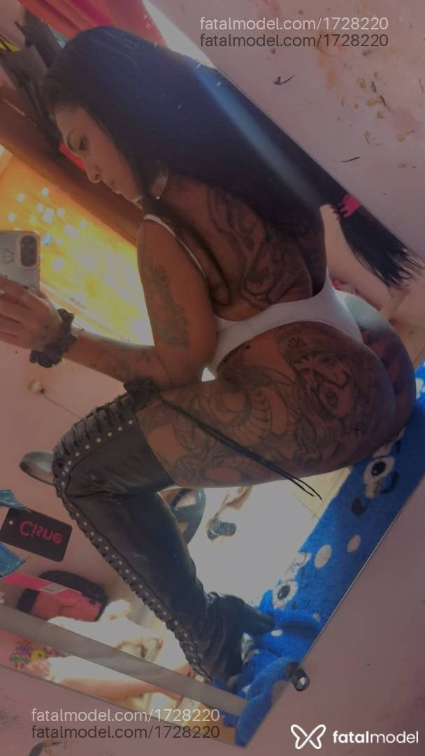 Acompanhante travesti morena (o) de olhos castanhos - BigGirls