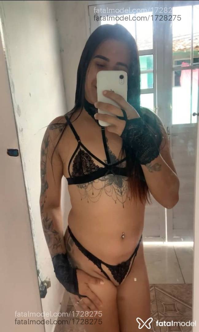 Acompanhante mulher trans com cabelo castanho de olhos verdes em Garanhuns Acompanhante mulher trans com cabelo castanho de olhos verdes em Garanhuns - Lorena raissa