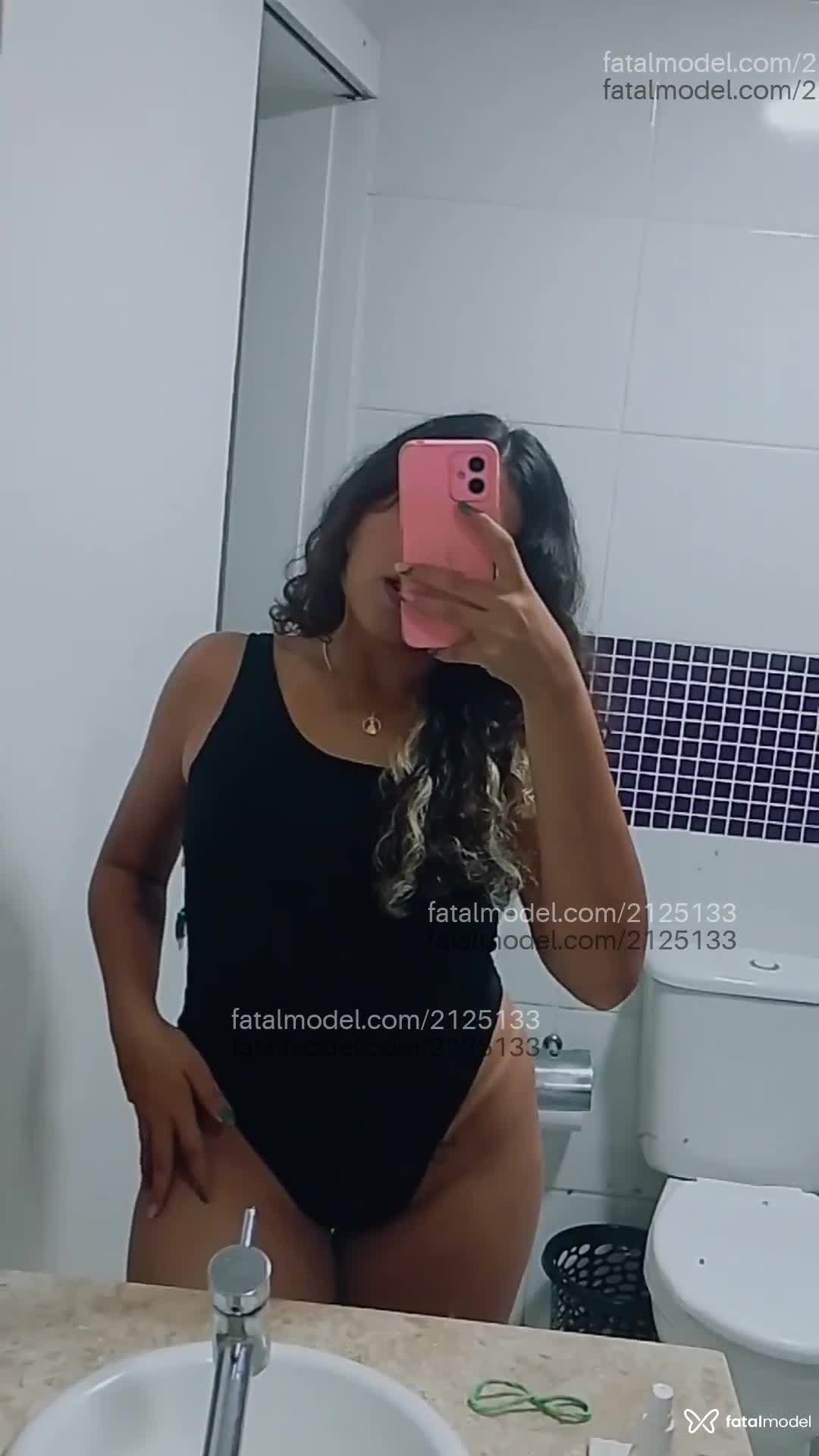 Acompanhante mulher com cabelo castanho de olhos castanhos em Fortaleza - Nyx