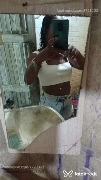 Acompanhante mulher com cabelo castanho de olhos pretos em Virtual - Monique Xavier