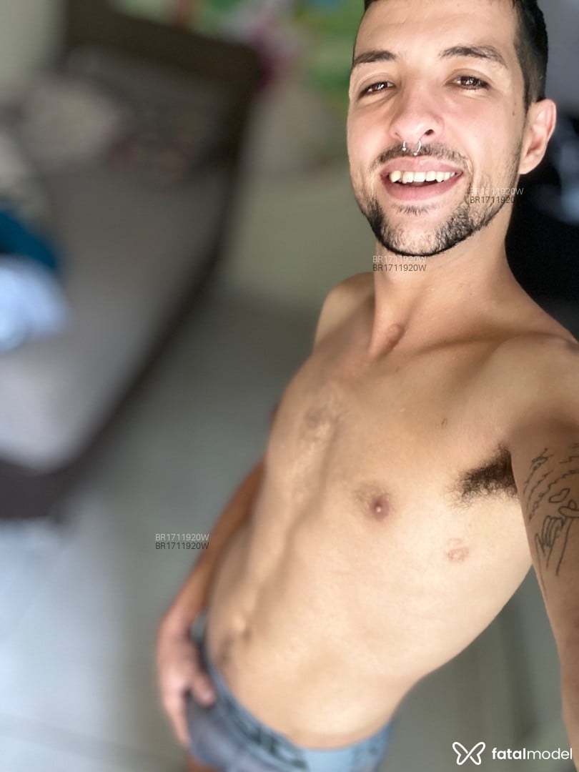 Acompanhante homem com cabelo castanho de olhos castanhos em Joinville - Rafael