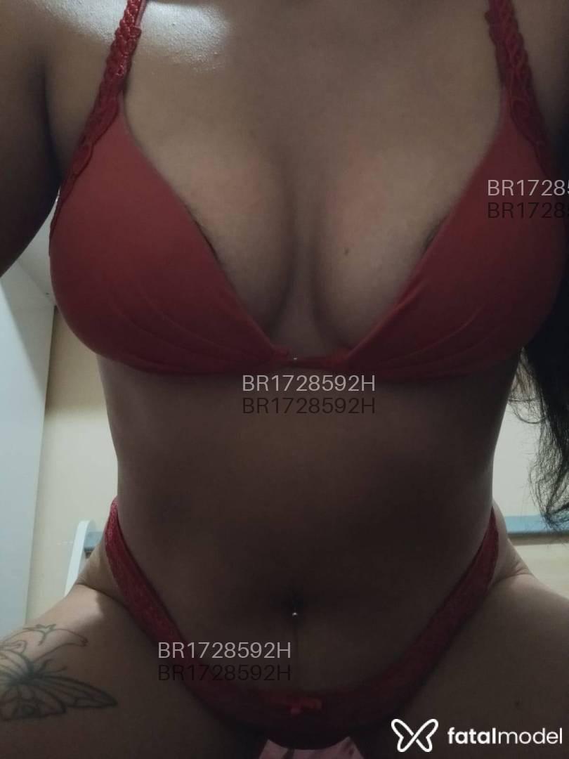 Acompanhante mulher com cabelo castanho de olhos castanhos em Capão da Canoa - Leidiane