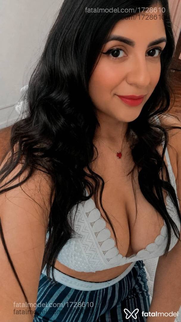 Acompanhante mulher morena (o) de olhos castanhos - Victória Oásis