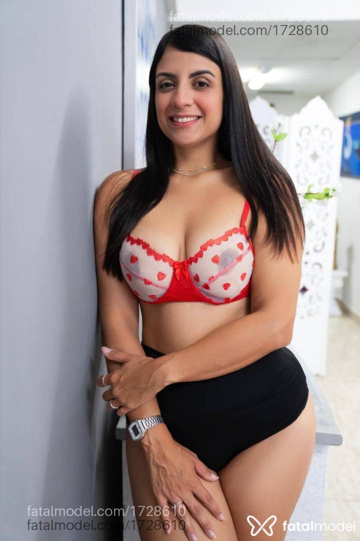 Acompanhante mulher morena (o) de olhos castanhos - Victória Oásis