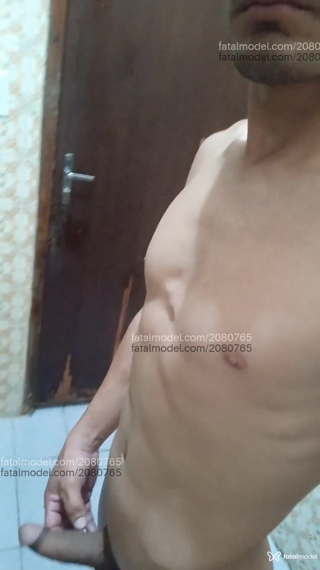 Acompanhante homem com cabelo castanho de olhos castanhos em Indaiatuba Acompanhante homem com cabelo castanho de olhos castanhos em Indaiatuba - Santhiaggo