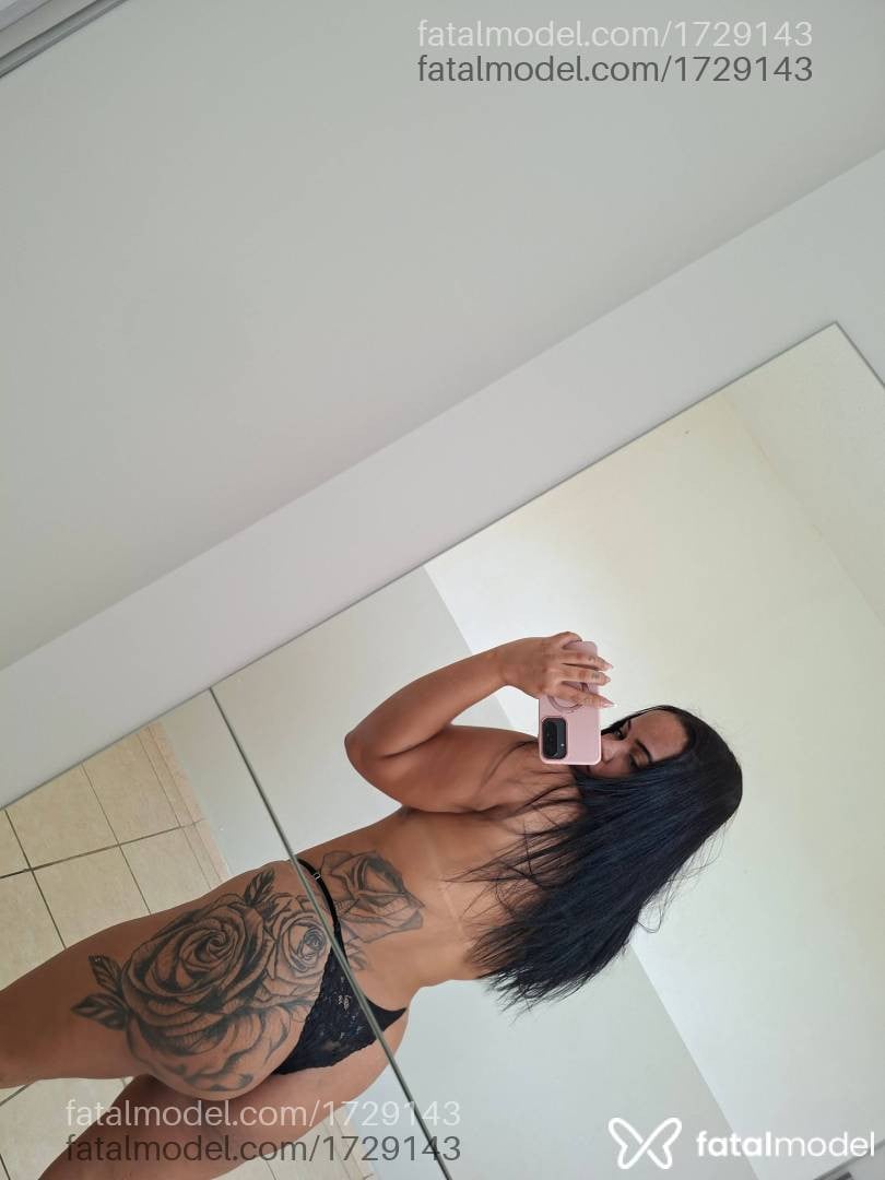 Acompanhante mulher morena (o) de olhos pretos - Mayara