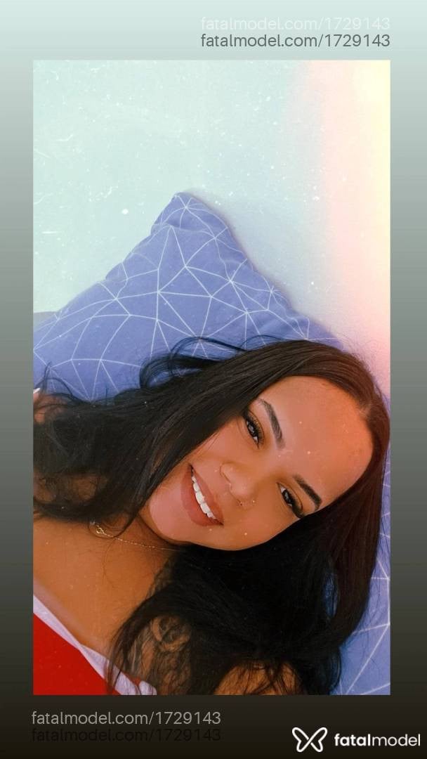 Acompanhante mulher morena (o) de olhos pretos - Mayara