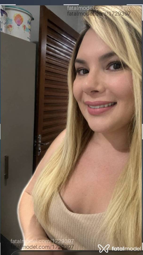 Acompanhante mulher trans loira (o) de olhos mel - Julia lima