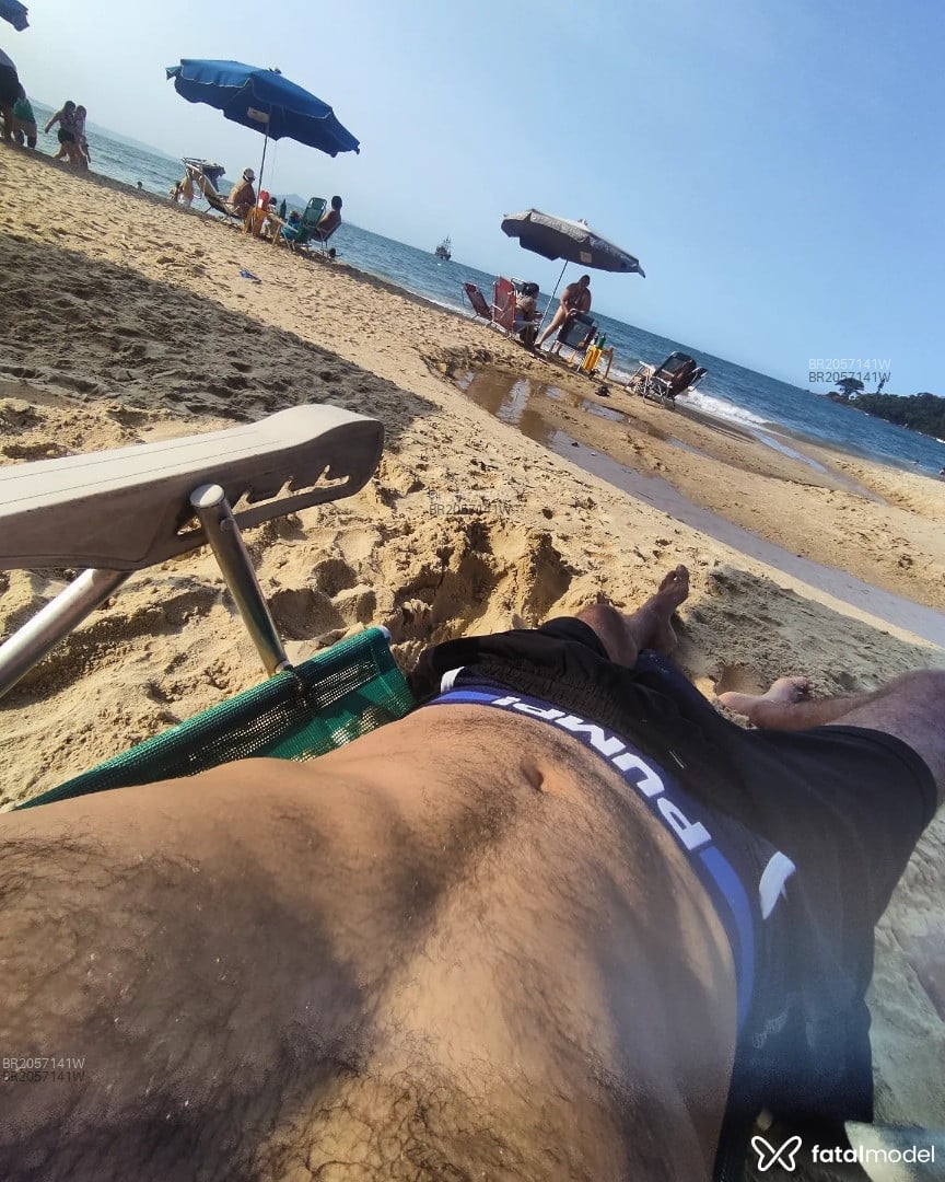 Acompanhante homem com cabelo castanho de olhos verdes em Balneário Camboriú - Vinny