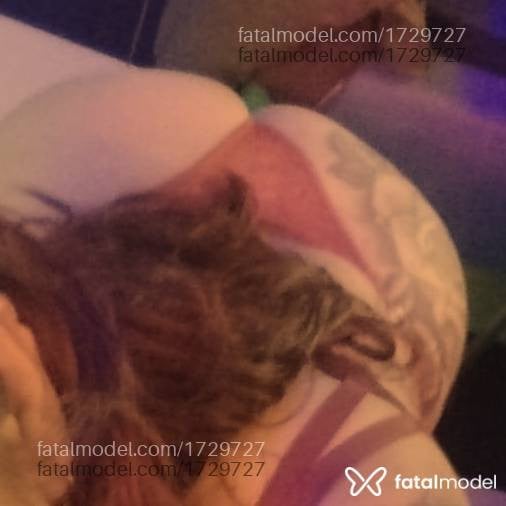 Acompanhante mulher com cabelo castanho de olhos castanhos - Camila carrilhoza