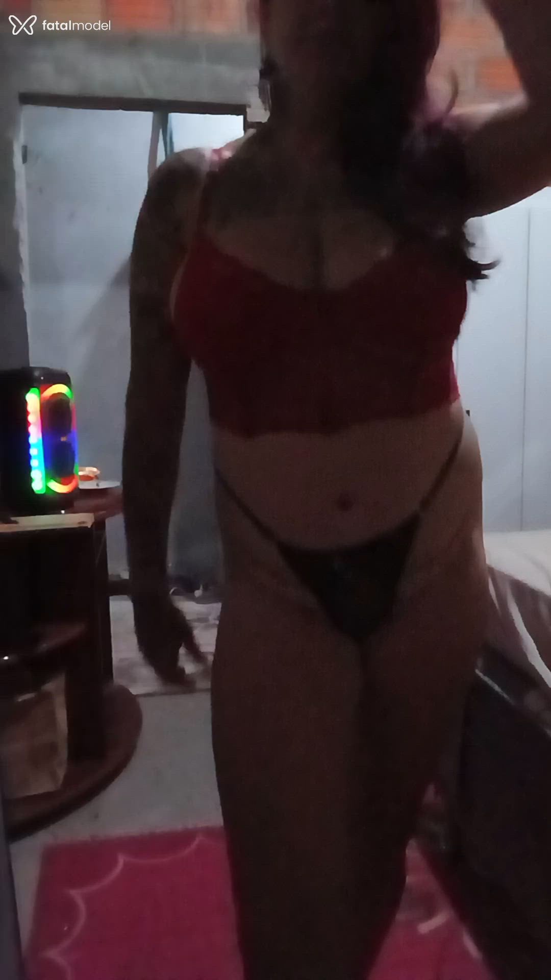 Acompanhante mulher com cabelo castanho de olhos castanhos em Laguna - Camila carrilhoza