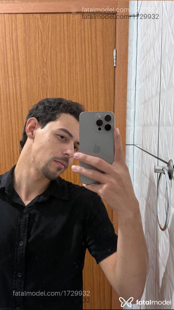 Acompanhante homem com cabelo castanho de olhos castanhos em Cascavel - Jonny