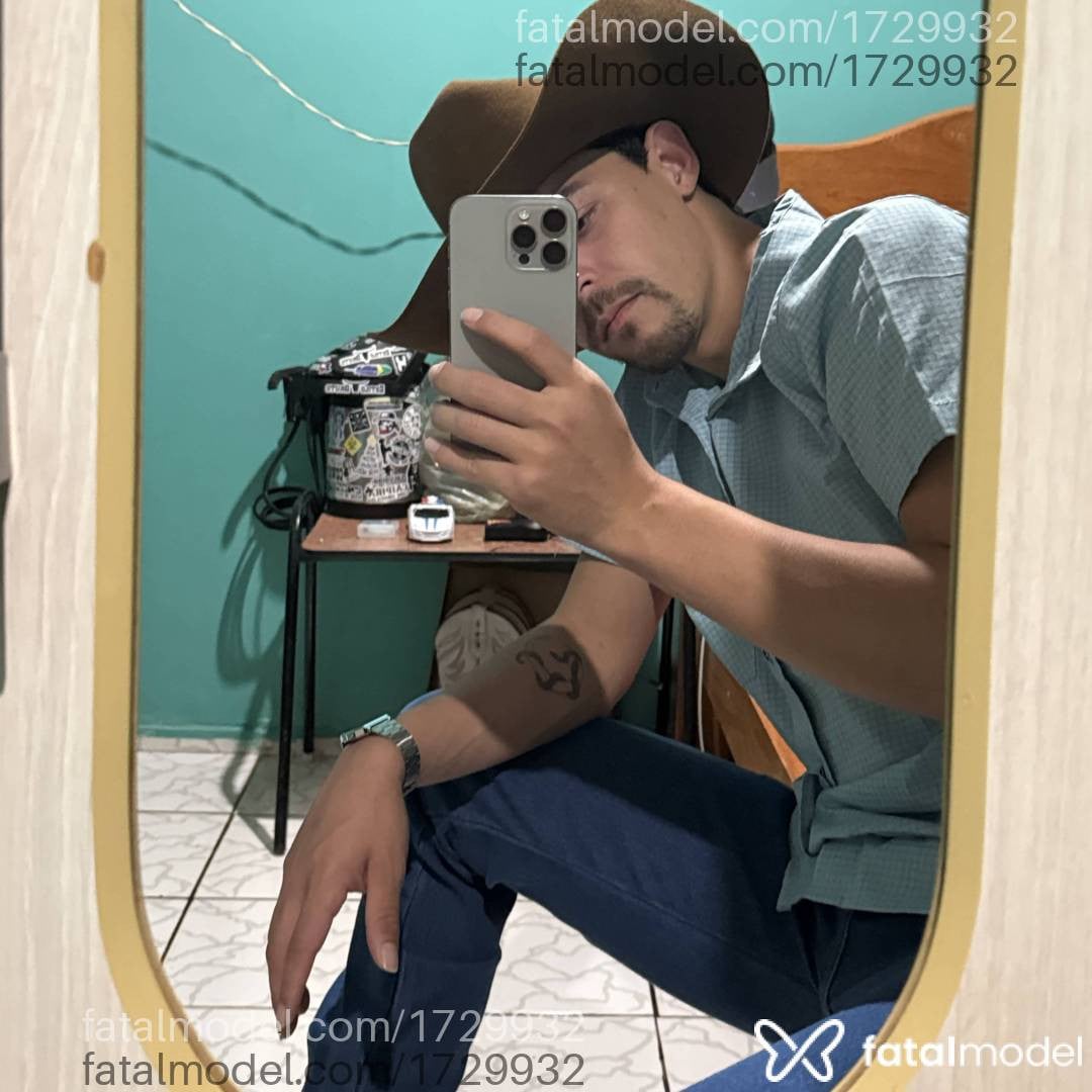 Acompanhante homem com cabelo castanho de olhos castanhos em Cascavel - Jonny