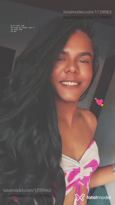 Acompanhante mulher trans morena (o) de olhos castanhos - Larisexy