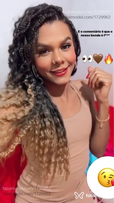 Acompanhante mulher trans morena (o) de olhos castanhos - Larisexy Acompanhante mulher trans morena (o) de olhos castanhos - Larisexy