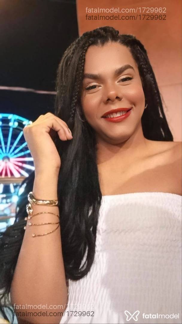 Acompanhante mulher trans morena (o) de olhos castanhos - Larisexy