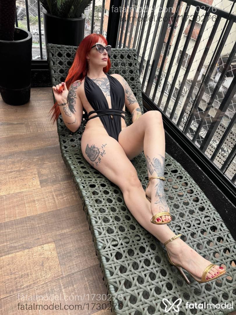 Acompanhante mulher ruiva (o) de olhos verdes - Mel Fire