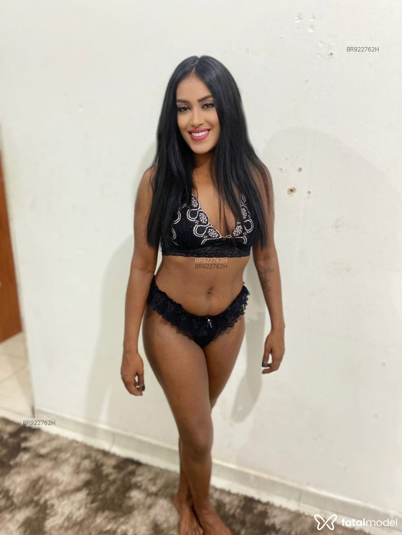 Acompanhante mulher morena (o) de olhos pretos - Thais Ferraz Acompanhante mulher morena (o) de olhos pretos - Thais Ferraz