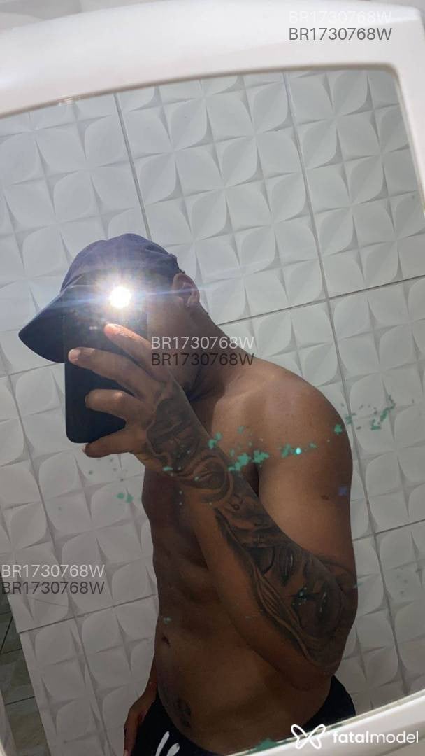 Acompanhante homem morena (o) de olhos pretos em Navegantes - Bruno