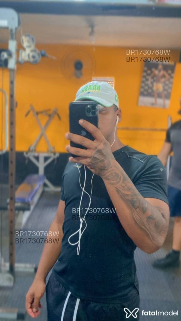 Acompanhante homem morena (o) de olhos pretos em Navegantes - Bruno