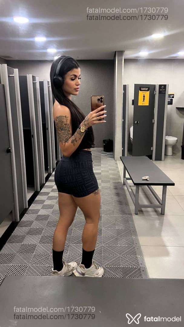 Acompanhante mulher morena (o) de olhos castanhos - Vitória