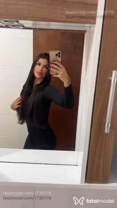 Acompanhante mulher morena (o) de olhos castanhos - Vitória