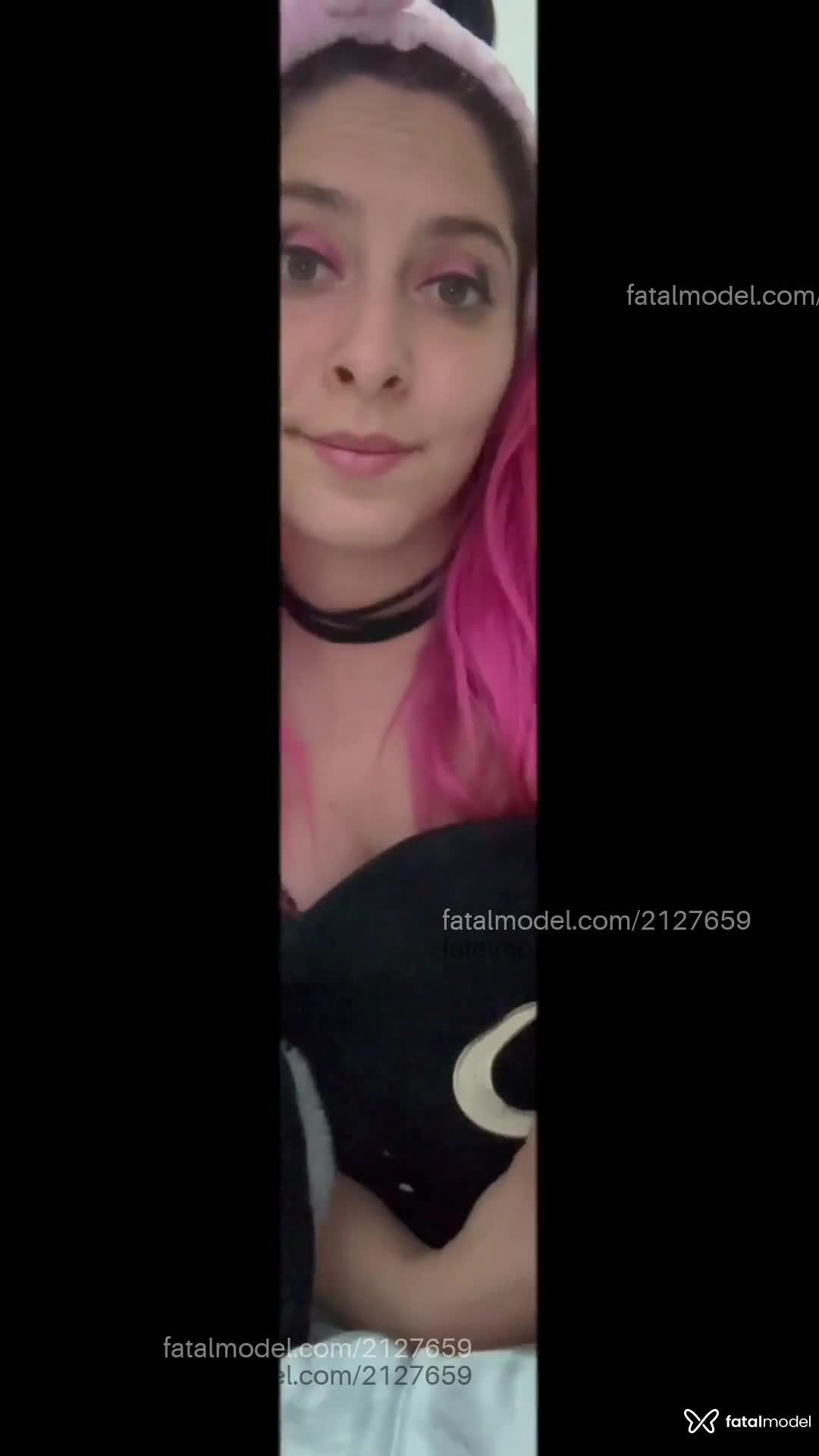Acompanhante mulher com cabelo colorido de olhos verdes em São Paulo - Strelinhasuch