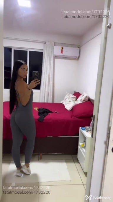 Acompanhante mulher morena (o) de olhos castanhos em Natal Acompanhante mulher morena (o) de olhos castanhos em Natal - Júlia Mendes