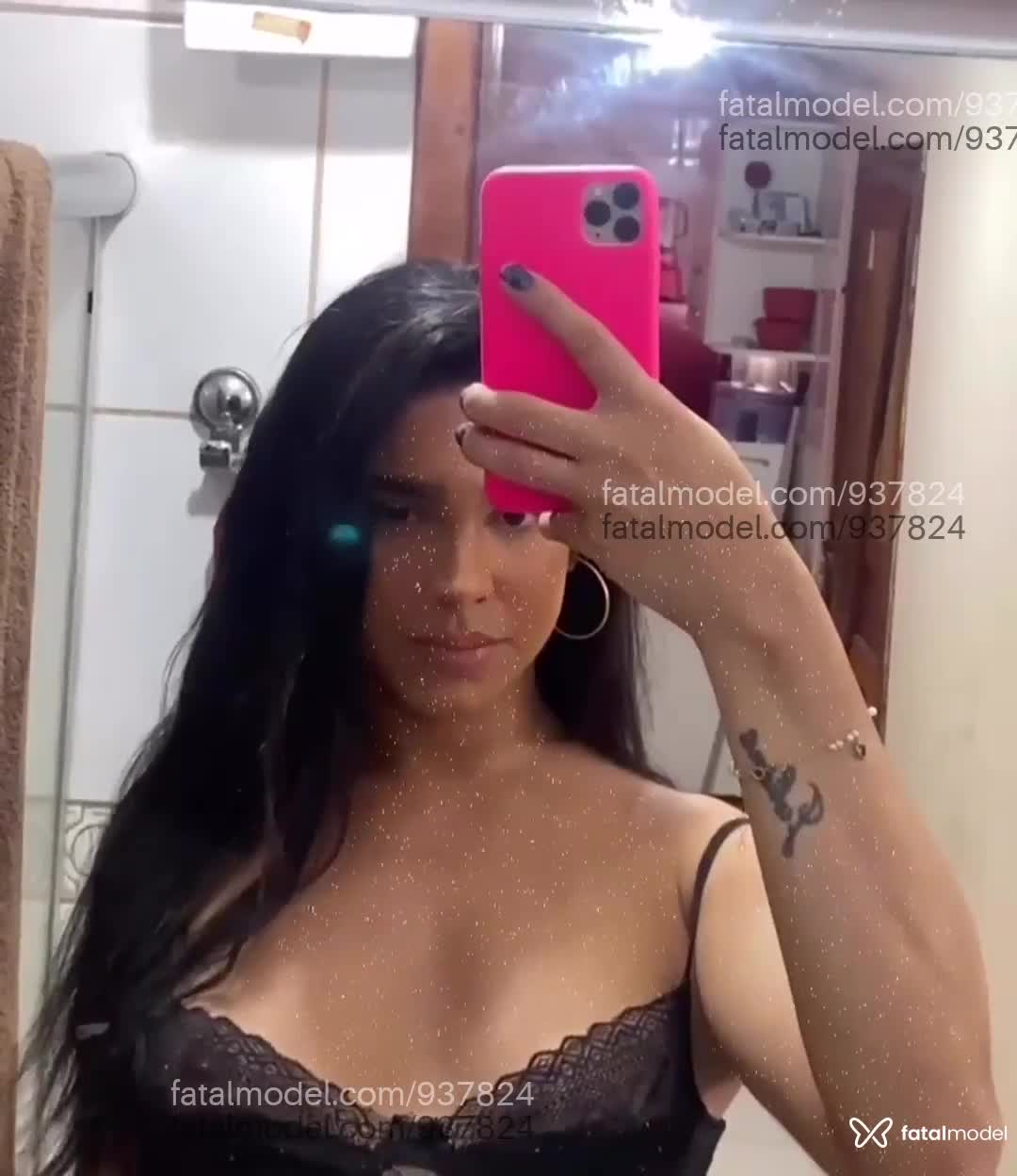Acompanhante travesti com cabelo castanho de olhos castanhos em Serra Acompanhante travesti com cabelo castanho de olhos castanhos em Serra - SABRINA TRINDADE