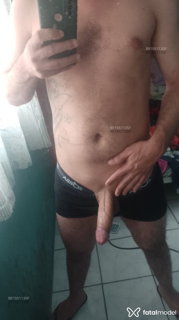 Acompanhante homem loira (o) de olhos castanhos - Hércules Acompanhante homem loira (o) de olhos castanhos - Hércules
