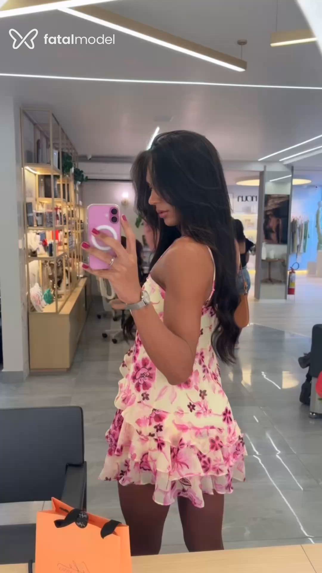 Acompanhante mulher trans morena (o) de olhos castanhos - Palominha