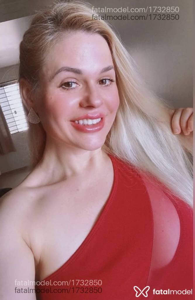 Acompanhante mulher loira (o) de olhos mel em Dourados - Lara Marquês