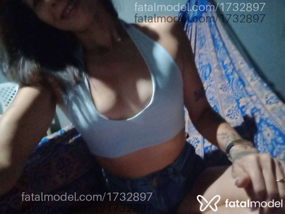 Acompanhante mulher com cabelo castanho de olhos cinza em Vilhena - Yasmin vitória