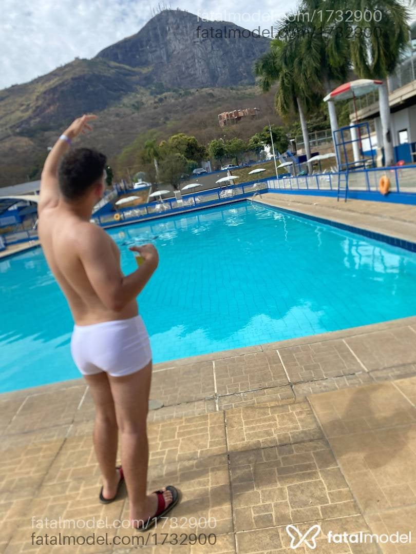 Acompanhante homem com cabelo castanho de olhos castanhos - Juninhorbr