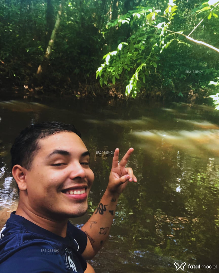 Acompanhante homem morena (o) de olhos castanhos em Santa Isabel do Pará - Bigotto