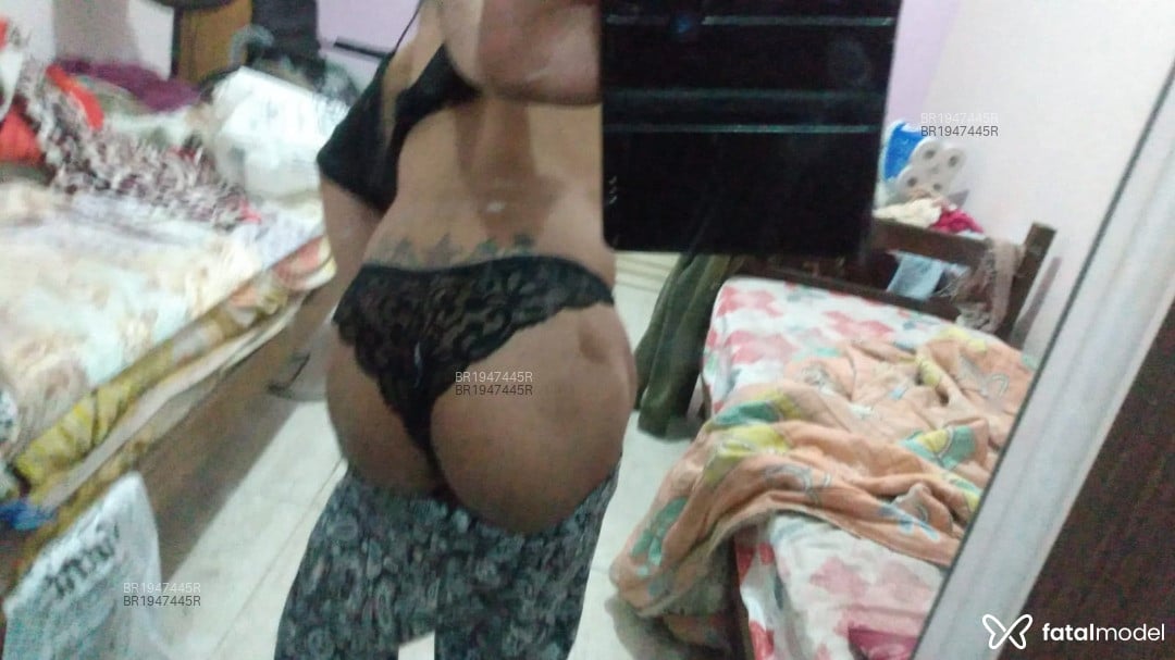 Acompanhante mulher trans morena (o) de olhos castanhos em Betim - Cléo Prattyos
