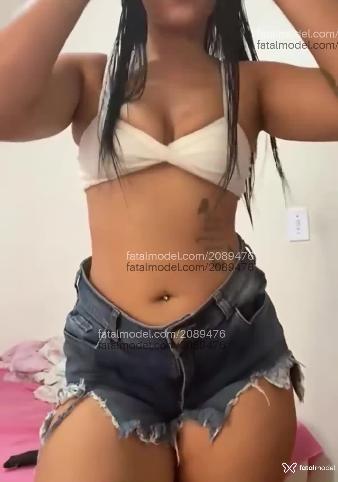 Acompanhante mulher morena (o) de olhos castanhos em Virtual - Mirella