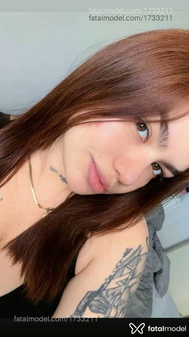 Acompanhante mulher ruiva (o) de olhos castanhos - Mika Costa