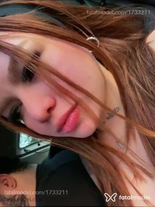 Acompanhante mulher ruiva (o) de olhos castanhos em São José Acompanhante mulher ruiva (o) de olhos castanhos em São José - Mika Costa