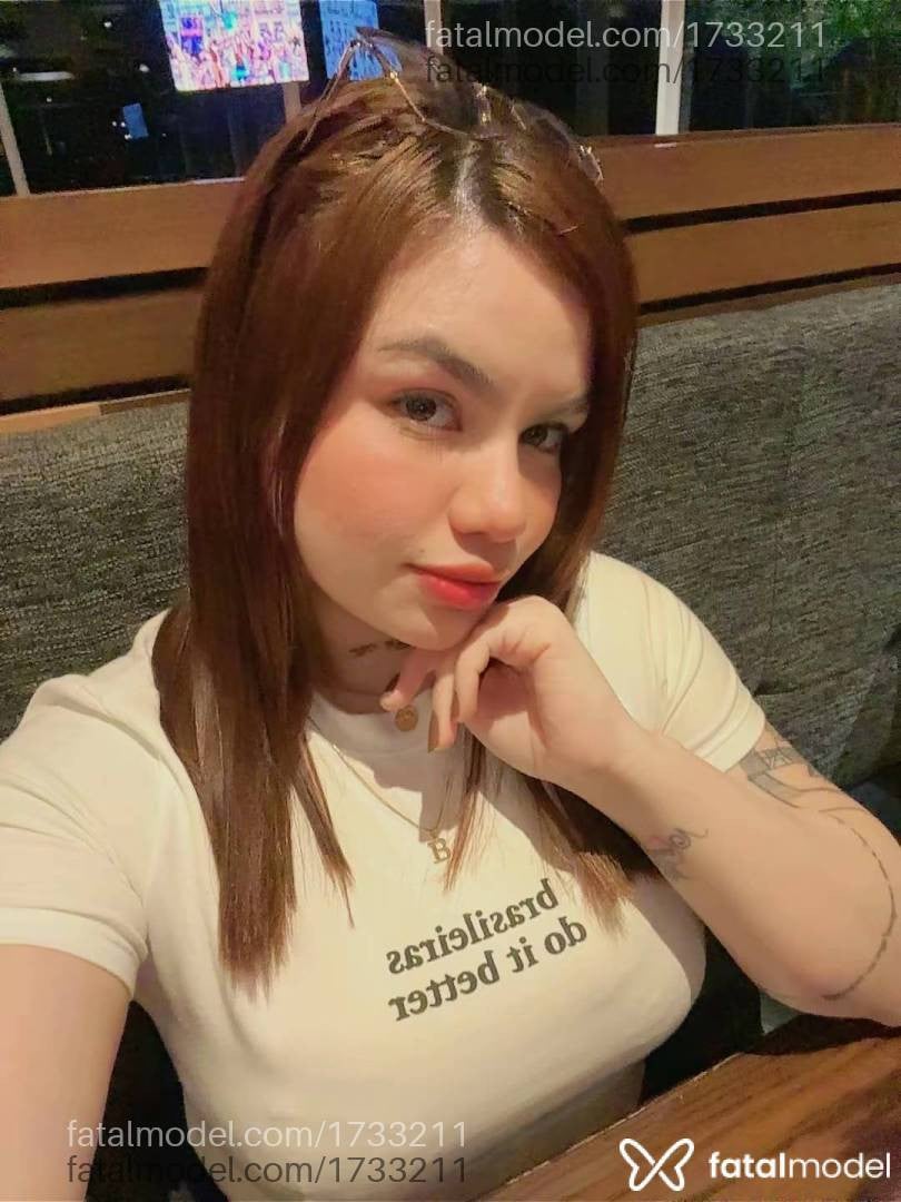 Acompanhante mulher ruiva (o) de olhos castanhos - Mika Costa