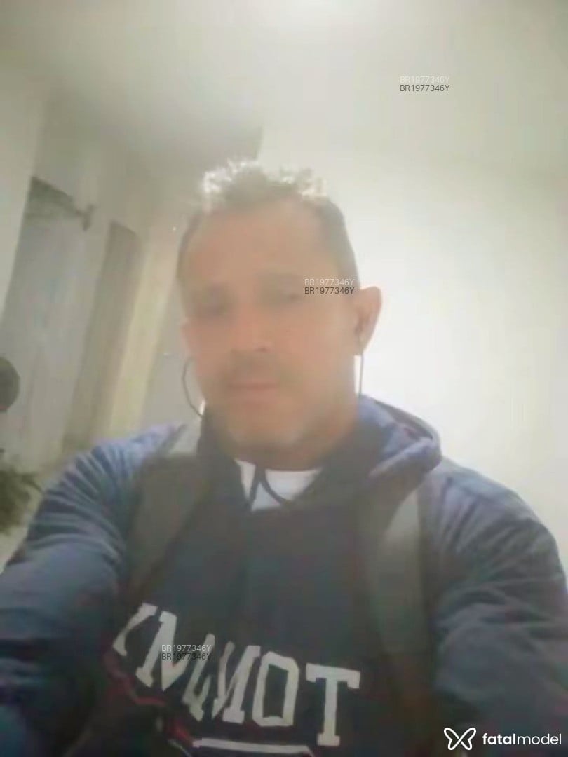 Acompanhante homem com cabelo castanho de olhos castanhos em Atibaia - Paulo Ricardo