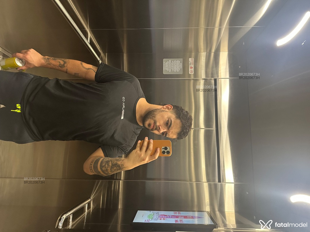 Acompanhante homem com cabelo castanho de olhos castanhos em São Paulo Acompanhante homem com cabelo castanho de olhos castanhos em São Paulo - Luandurte