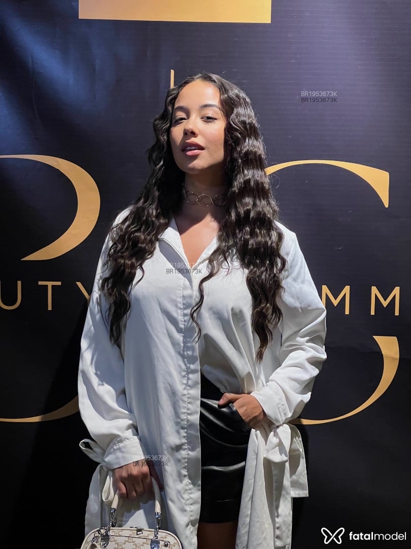 Acompanhante mulher com cabelo castanho de olhos castanhos em Rio de Janeiro - July Alencar