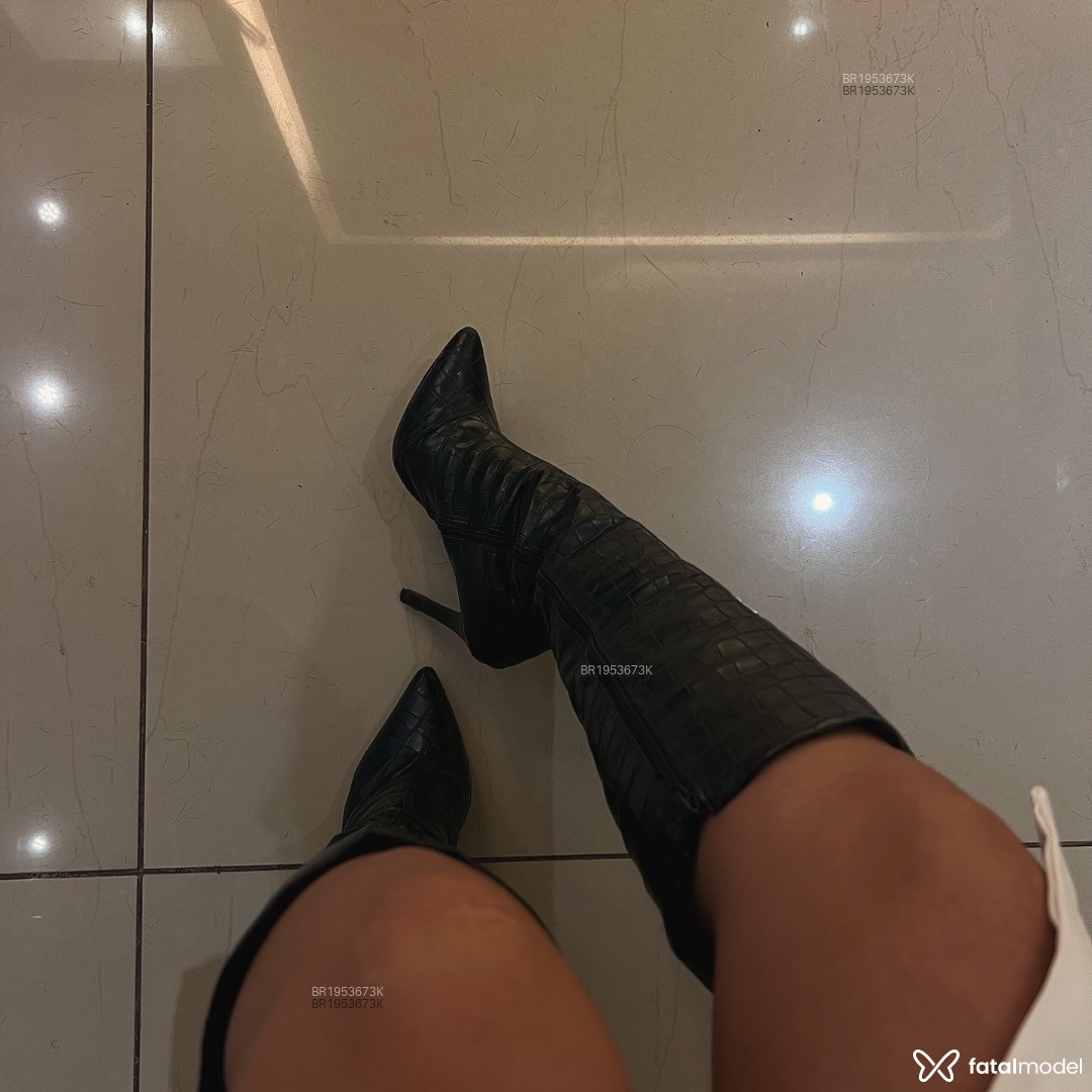 Acompanhante mulher com cabelo castanho de olhos castanhos em Rio de Janeiro - July Alencar