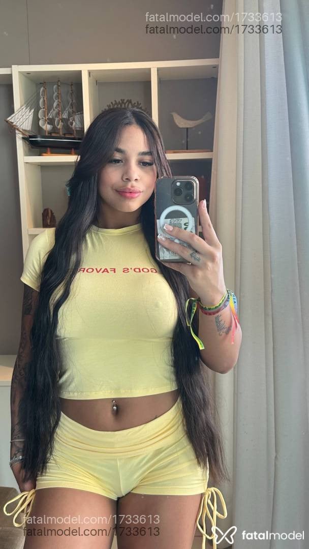 Acompanhante mulher com cabelo castanho de olhos pretos em Pouso Alegre - Stefany Luiza